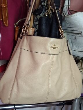 COACH LEXY PEBBLED LEATHER LARGE SHOULDER BAG TAN PEACH*inside needs cleaning